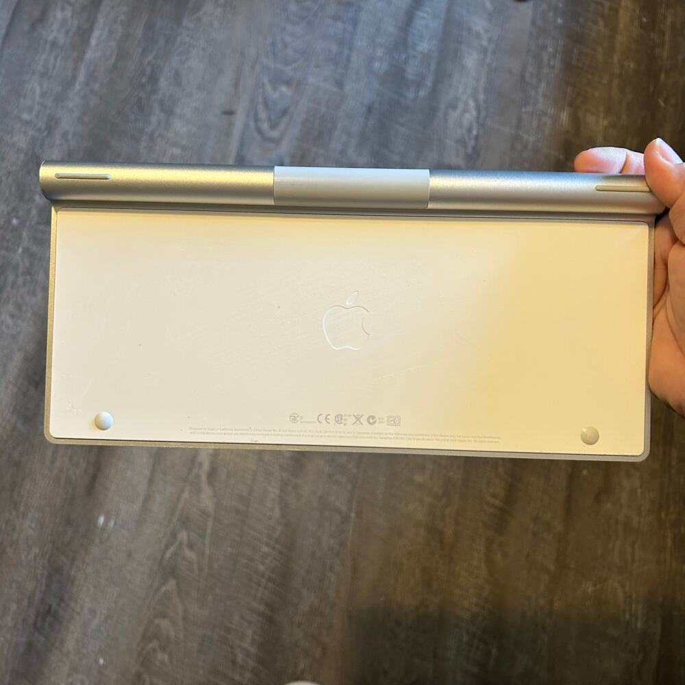 Apple Keyboard bluetooth Tested Model A1314 - Picture 3 of 7